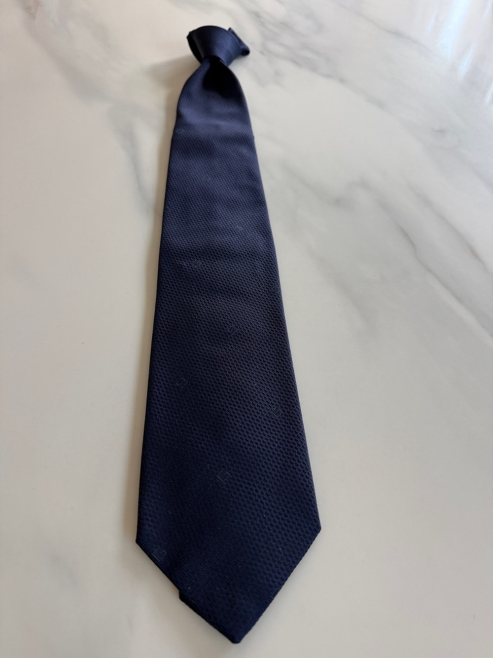 Vintage Gucci Men's Navy Solid Tie - Elegant Everyday Accessory